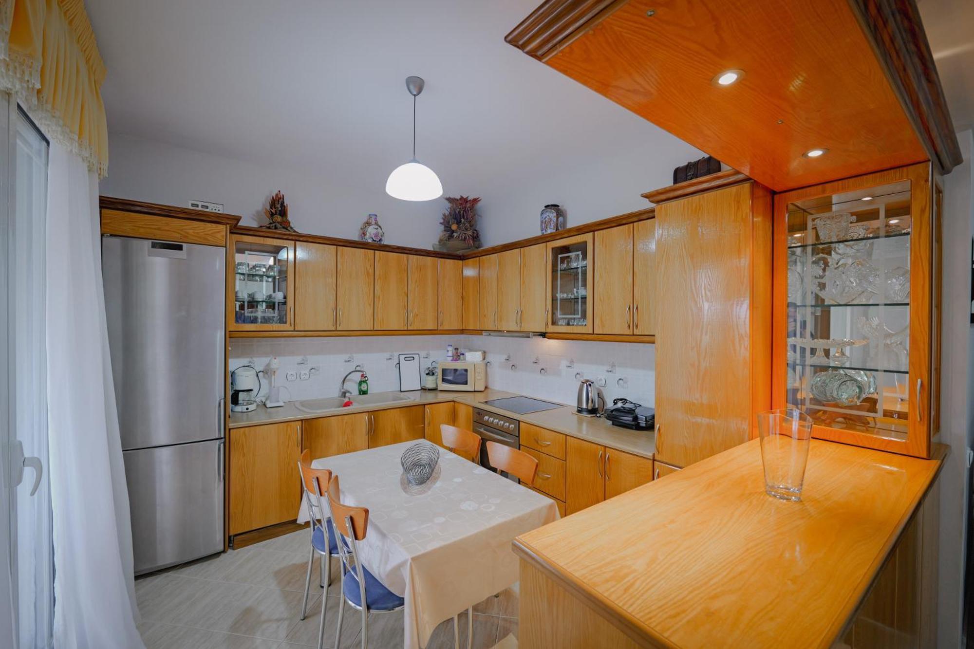 Vrion Apartment *